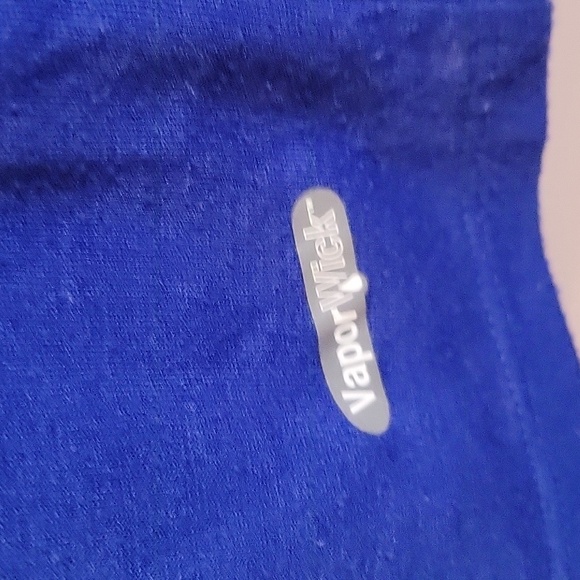 The North Face Women's Blue Short Sleeve V Neck Top, Size: L - Picture 4 of 4